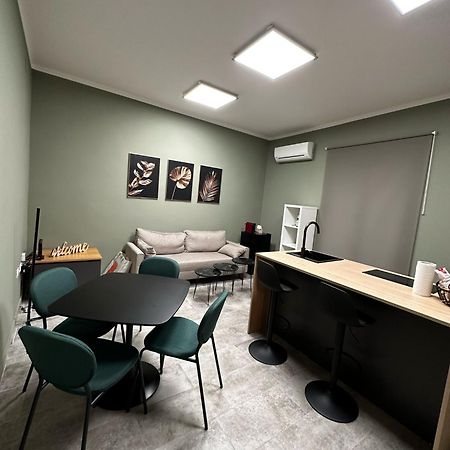 Addauru Luxury Apartment Carini Esterno foto